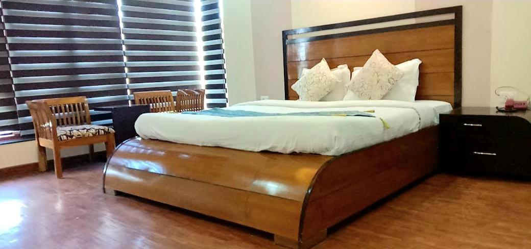 Wildleaf Kasauli Valley Homz Bed & Breakfast ภายนอก รูปภาพ